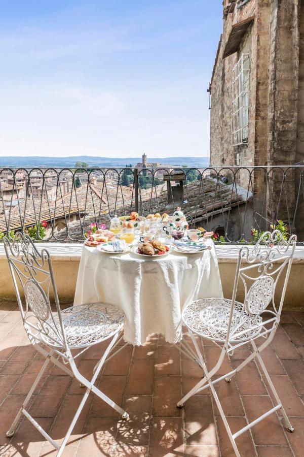 Residenza D'Epoca Palazzo Borghesi Bed & Breakfast Siena Exterior photo